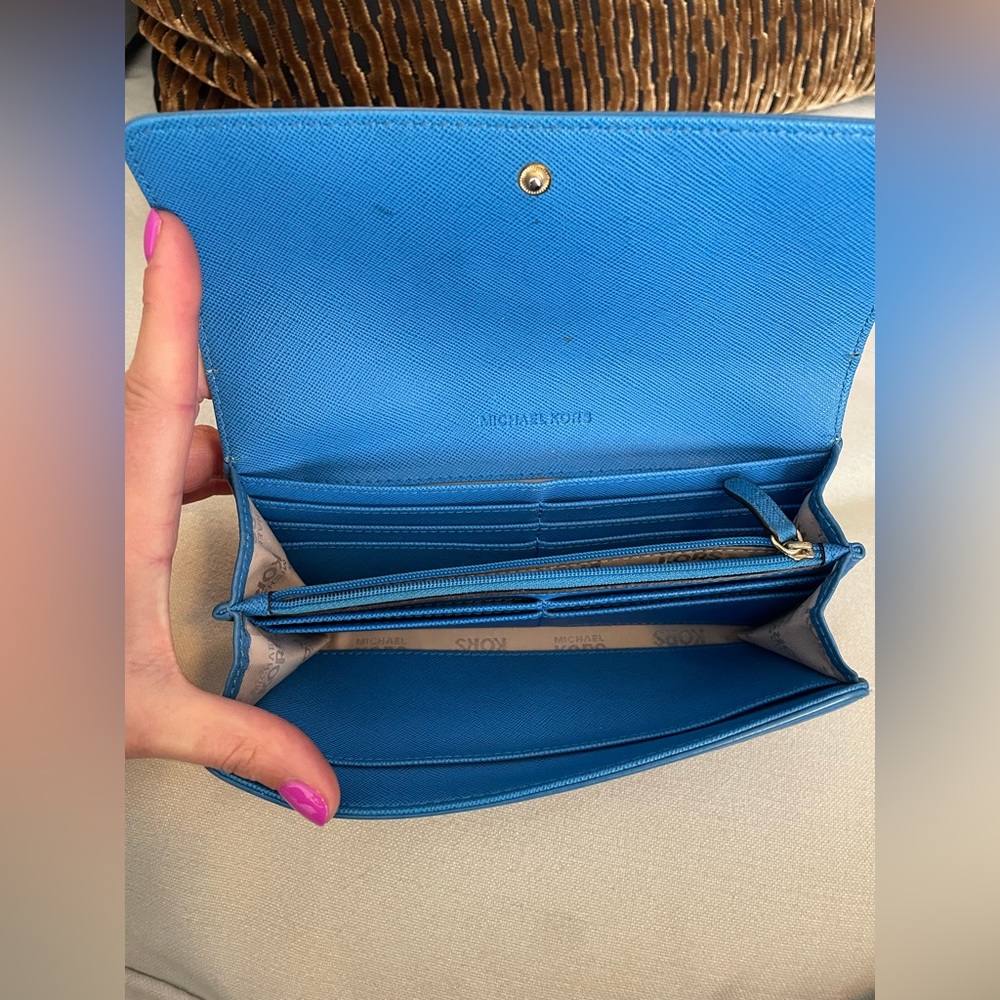 Michael Kors wallet - Picture 3 of 5